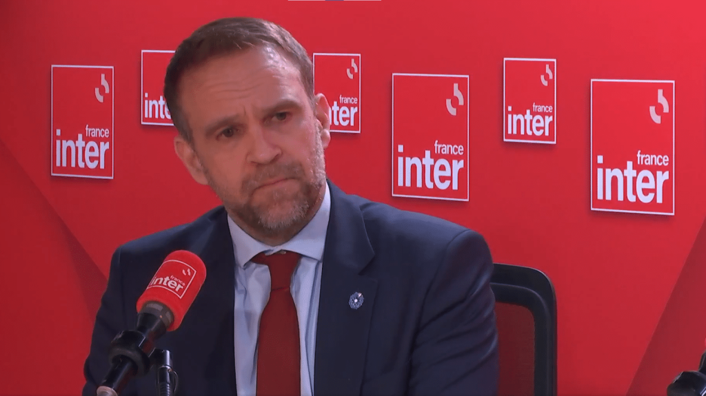 Des "milliers d'emplois" probablement détruits "dans des filières qui sont dans des situations préoccupantes", affirme le ministre de l'Industrie
Marc Ferracci s'attend à de nouvelles fermetures de sites dans des secteurs sous tension comme "la chimie, la filière automobile, en particulier les équipementiers, la métallurgie".