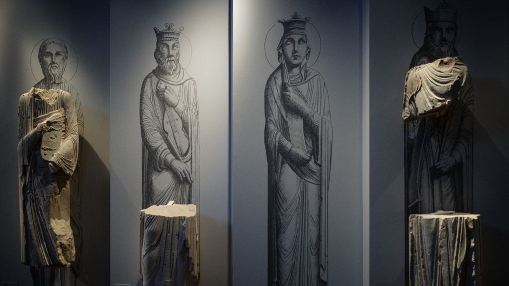 Au musée de Cluny, des fragments du jubé de Notre-Dame exposés pour la première fois
Erigé vers 1230, le jubé, une tribune en pierre ornée de statues, formait une clôture entre le chœur et la nef où se trouvaient les fidèles.