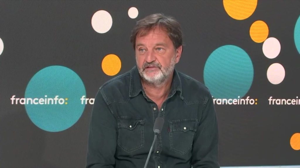 Franck Philippon, auteur des "Espions de la Terreur " : "On voulait dire au spectateur de regarder comment la lutte antiterroriste se passe"'
À la veille de la commémoration des attentats du 13 novembre 2015, à Paris et en région parisienne, M6 diffuse, mardi, une mini-série "Les Espions de la Terreur", avec Rachida Brakni et Vincent Elbaz. Elle raconte les coulisses de la traque menée par les services secrets qui a permis l’élimination du commanditaire et les arrestations de ses complices.