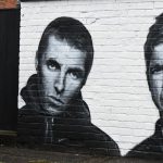 En Grande-Bretagne, des fans d'Oasis escroqués sur les réseaux sociaux en achetant des billets pour leurs concerts
La banque Lloyds tire la sonnette d'alarme après la découverte de nombreux cas de fraudes, en particulier sur Facebook.
