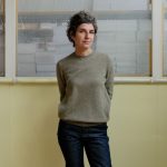 "Ilaria ou la conquête de la désobéissance" de Gabriella Zalapì, récit à fleur de peau d’une enfance volée
Pour son troisième roman, l’écrivaine et plasticienne italienne Gabriella Zalapì raconte la cavale insensée d’un père et sa fille dans l’Italie des années de plomb.
