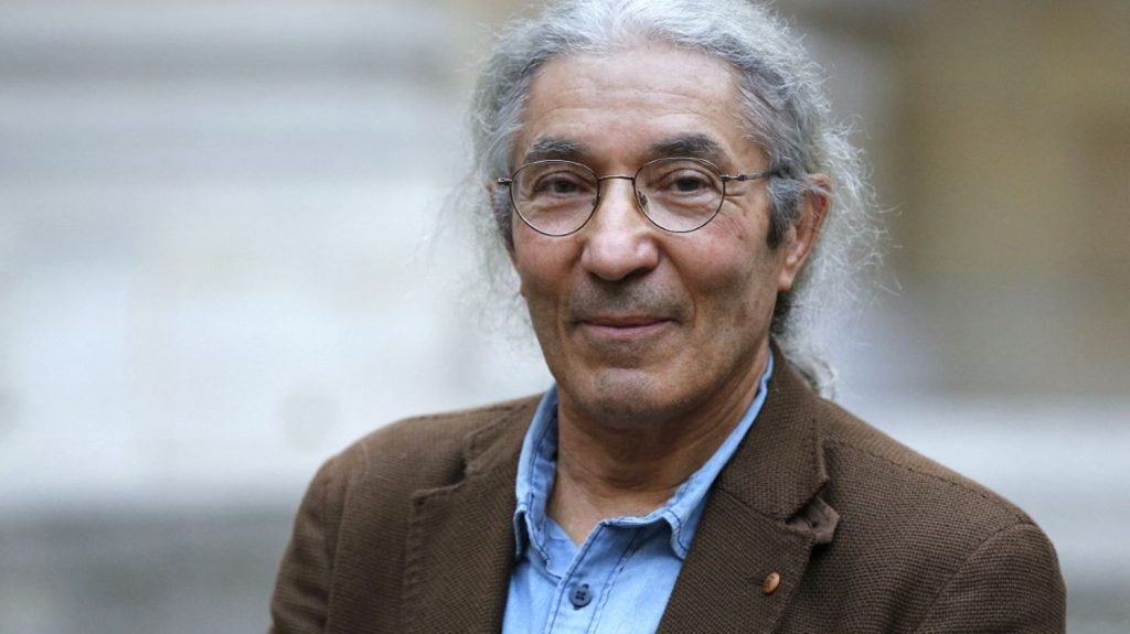 Emmanuel Macron "très préoccupé" par la "disparition" de l'écrivain franco-algérien Boualem Sansal
L'auteur de 75 ans, qui a obtenu cette année la nationalité française, a été arrêté samedi à l'aéroport d'Alger, en provenance de France, ont rapporté plusieurs médias français.