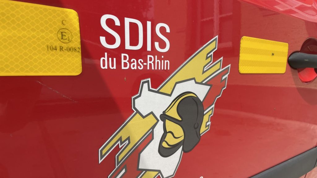 Un jeune homme tué d'un coup de couteau sur le parking d'une boîte de nuit dans le Bas-Rhin
Les pompiers sont intervenus très rapidement sur le parking de l'établissement Mille Club, qui organisait une fête d'Halloween.