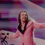 De Dalida à Kendji Girac, Julien Doré sort un album de reprises : "Je savais que j'allais faire marrer mon fils et peut-être quelques enfants"
Tous les jours, une personnalité s'invite dans le monde d'Élodie Suigo. Vendredi 8 novembre 2024 : l’auteur, compositeur, interprète et comédien, Julien Doré. Il sort aujourd’hui un album de reprises "Imposteur" et débutera une tournée en mars prochain.