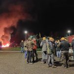 Colère des agriculteurs : le mouvement "monte en puissance", affirme un manifestant dans le port de Bordeaux
Les agriculteurs de la Coordination rurale poursuivent leur mobilisation contre l’accord commercial Mercosur, et pour que l’Etat prenne en compte leurs difficultés financières. Ils ont mis à exécution leur menace de bloquer le fret alimentaire, dans le port de Bordeaux, à Bassens.