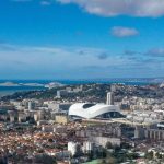 :
Reportage
"Proximité spatiale, mais distance sociale" : à Marseille, un tiers des logements de la ville se trouvent désormais dans des résidences et des lotissements fermés
De plus en plus de logements de Marseille sont cloisonnés par des digicodes, portails et barrières. Et cette tendance de fond touche désormais tous les secteurs, jusqu’aux quartiers nord.