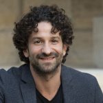 Le prix Femina est attribué à Miguel Bonnefoy pour "Le Rêve du jaguar"
L'auteur franco-vénézuélien de 37 ans, qui a déjà obtenu le Grand Prix du roman de l'Académie française, a été récompensé pour son roman croisant le destin d'une famille et l'histoire du Venezuela.