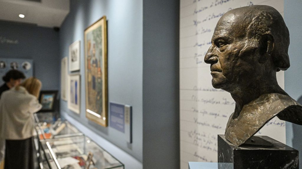 La Grèce ouvre un musée à Athènes pour honorer son poète Odysseas Elytis
Le musée se situe dans le quartier de Plaka dans le centre d'Athènes, et présente des objets personnels du poète, des photos, des livres, ainsi que ses oeuvres plastiques.