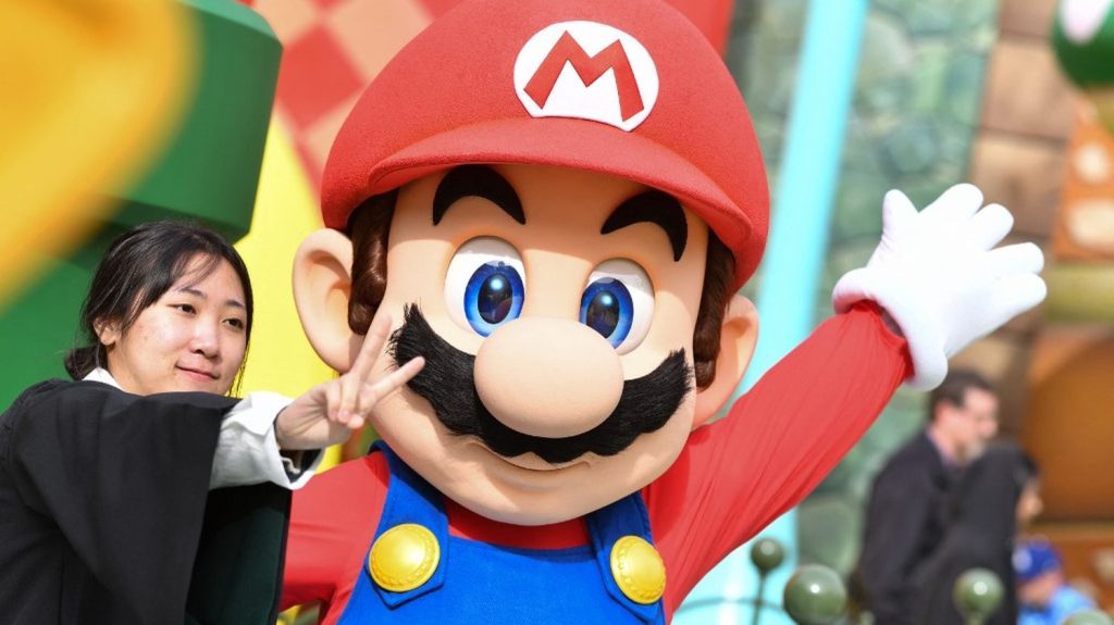 Jeu vidéo : Nintendo opère un "virage à 180 degrés" dans le but de conquérir les non-joueurs
Le géant japonais entend se diversifier pour atteindre un public plus large et pour "étendre la population de joueurs".
