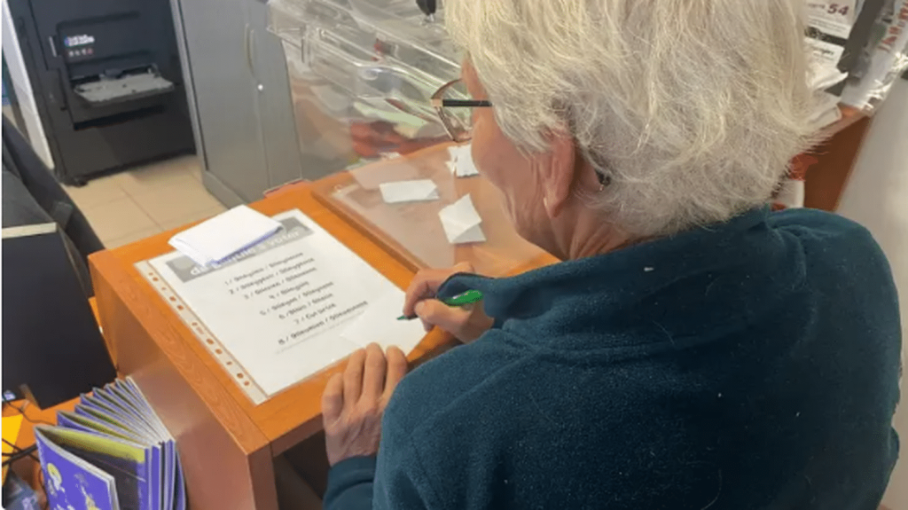 Meurthe-et-Moselle : les habitants d'Olley seront officiellement appelés les "Culs brûlés"
Cela fait un millénaire que les habitants de cette commune n'avaient pas de gentilé. Ils ont décidé de faire honneur à l'histoire du village.