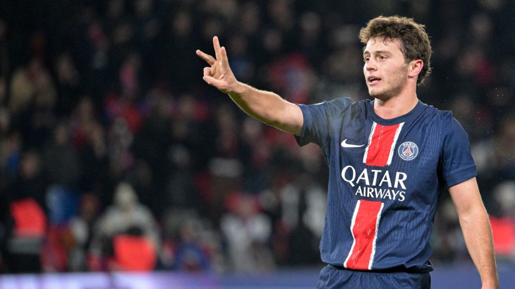 Ligue 1 : sans forcer, le PSG domine Toulouse quatre jours avant le retour de la Ligue des champions
Grâce à des buts de Joao Neves, Lucas Beraldo et Vitinha, le club de la capitale a tenu son rang, vendredi, au Parc des Princes.