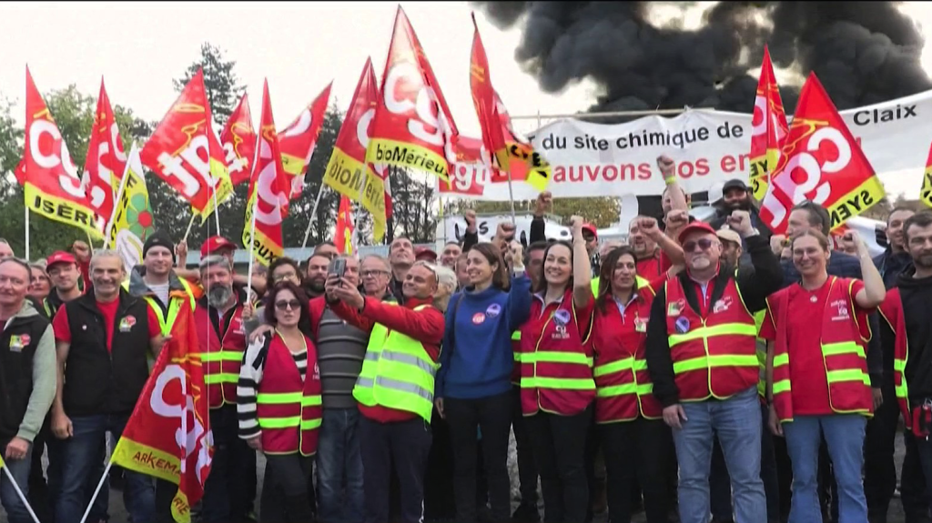 Emploi : la multiplication des plans sociaux inquiète
Alors que le sujet budgétaire est sous tension en France, les plans sociaux à l'image de ceux de Michelin et d'Auchan se multiplient au sein des entreprises françaises.