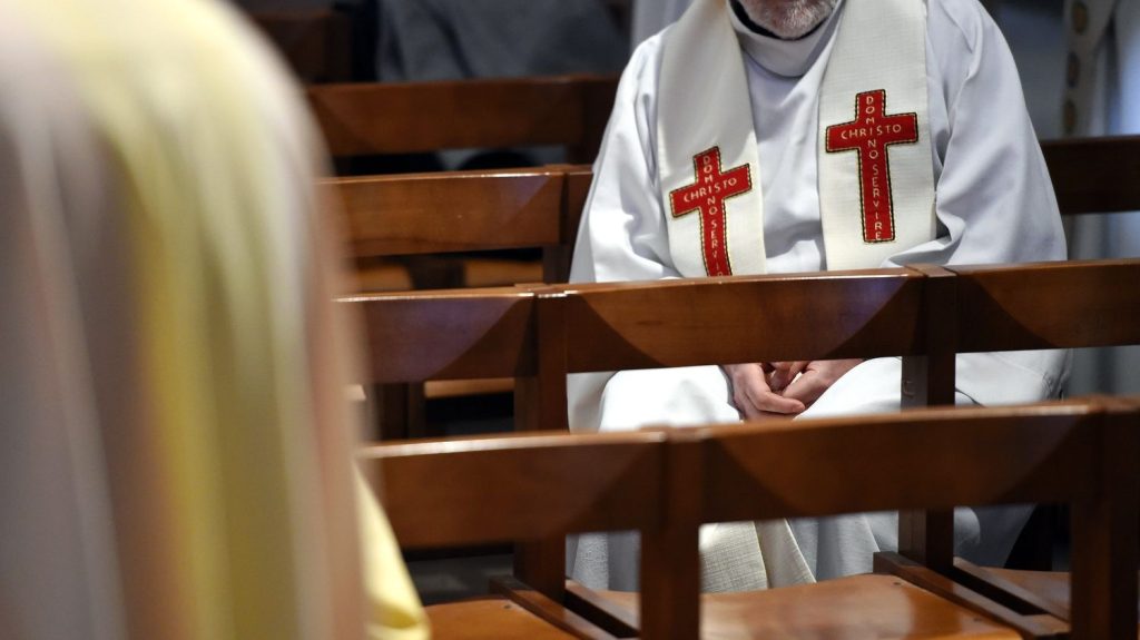 Un prêtre condamné à 18 mois de prison avec sursis pour détention d'images pédopornographiques en Meurthe-et-Moselle
Un jeune homme mineur avait alerté le diocèse et avait déclaré avoir été victime d’une agression sexuelle de la part de l’aumônier d'une maison de retraite en Meurthe-et-Moselle.