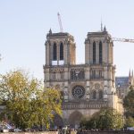 Réouverture de Notre-Dame : l'archevêque de Paris esquisse le programme du week-end des 7 et 8 décembre
Au cours de cette cérémonie "le président de la République prendra la parole pour dire, nous avons tenu le pari" d'une réouverture en cinq ans, a précisé Mgr Ulrich.