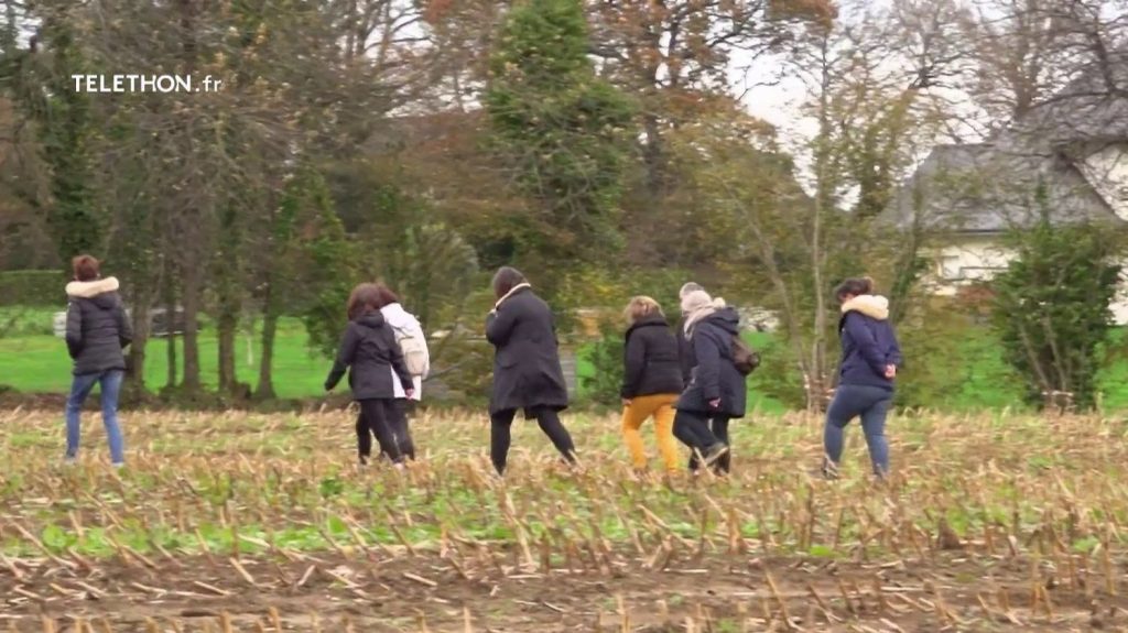 Disparition de Morgane : 800 personnes mobilisées pour retrouver la jeune fille
Cinq jours après la disparition de Morgane, 13 ans, des centaines de volontaires ont cherché l'adolescente lors d'une battue organisée vendredi 29 novembre. Les parents de la jeune fille restent sans nouvelles de leur enfant.