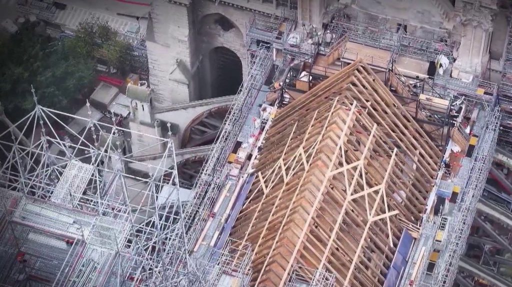 Notre-Dame de Paris : les secrets de la reconstruction de la charpente, identique à celle du XIIIe siècle
À l'approche de sa réouverture en décembre, France Télévisions vous dévoile les secrets de la reconstruction de la cathédrale Notre-Dame de Paris.