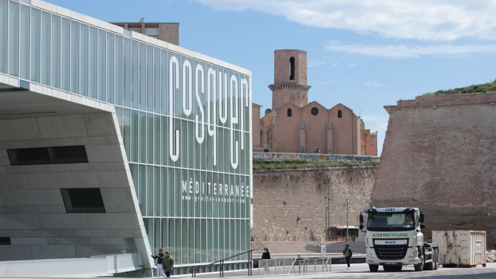 Réplique de la grotte Cosquer à Marseille : la voix de l'acteur Philippe Caubère définitivement remplacée en février prochain
Le comédien, mis en examen notamment pour viols, avait prêté sa voix aux audioguides de la grotte.