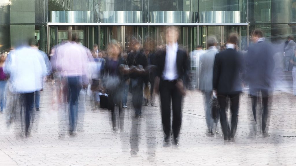 Entreprises privées : six cadres sur dix ont vu leur rémunération augmenter cette année, du jamais vu depuis 15 ans
Selon l'association pour l'emploi des cadres, cette augmentation de la rémunération des cadres entre juin 2023 et juin 2024 est inédite depuis 15 ans, mais l'étude relève des différences notables en fonction de la carrière professionnelle et de la région.