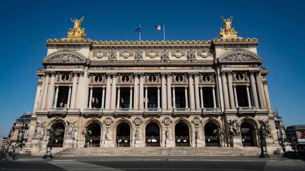 Les deux scènes de l'Opéra de Paris vont fermer pendant deux ans chacun pour des travaux de rénovation
Les travaux débuteront au Palais Garnier à l’été 2027, et à l’Opéra Bastille à la mi 2030 pour deux ans environ, a annoncé l’institution.