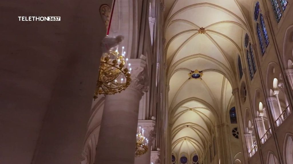 Réouverture de Notre-Dame de Paris : aperçu de la splendeur de la cathédrale restaurée
Restaurée et en partie reconstruite après l'incendie de 2019, la cathédrale Notre-Dame de Paris est prête à resplendir, pour sa réouverture le 8 décembre prochain. France Télévisions vous offre un avant-goût de sa nouvelle apparence.