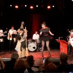 Le Grand orchestre du Splendid est de retour avec sa tournée "Tout va très bien" : un diagnostic confirmé
Rétro n'est pas vintage, Le Grand orchestre du Splendid est rétro. Le big band jazz ne s'était pas retrouvé sur scène depuis 2017, son retour s'effectue en grande pompe.