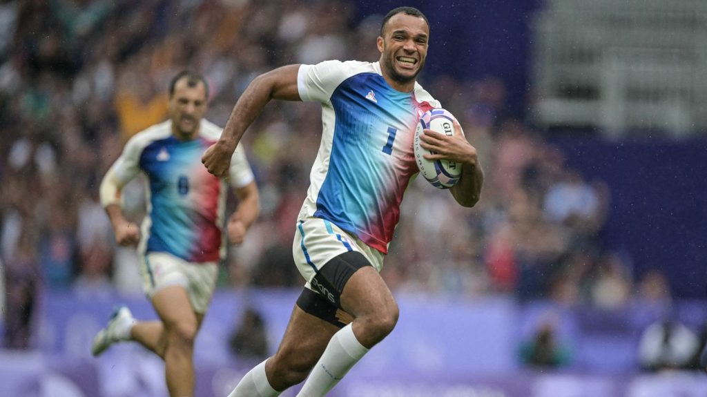 Rugby à 7 : depuis le titre olympique aux Jeux de Paris 2024, les Français plus exposés et déjà tournés vers Los Angeles 2028
Les Français, champions olympiques de rugby à 7 aux Jeux de Paris, disputent tout ce week-end le tournoi de Dubai, première manche de la saison sur le circuit mondial.