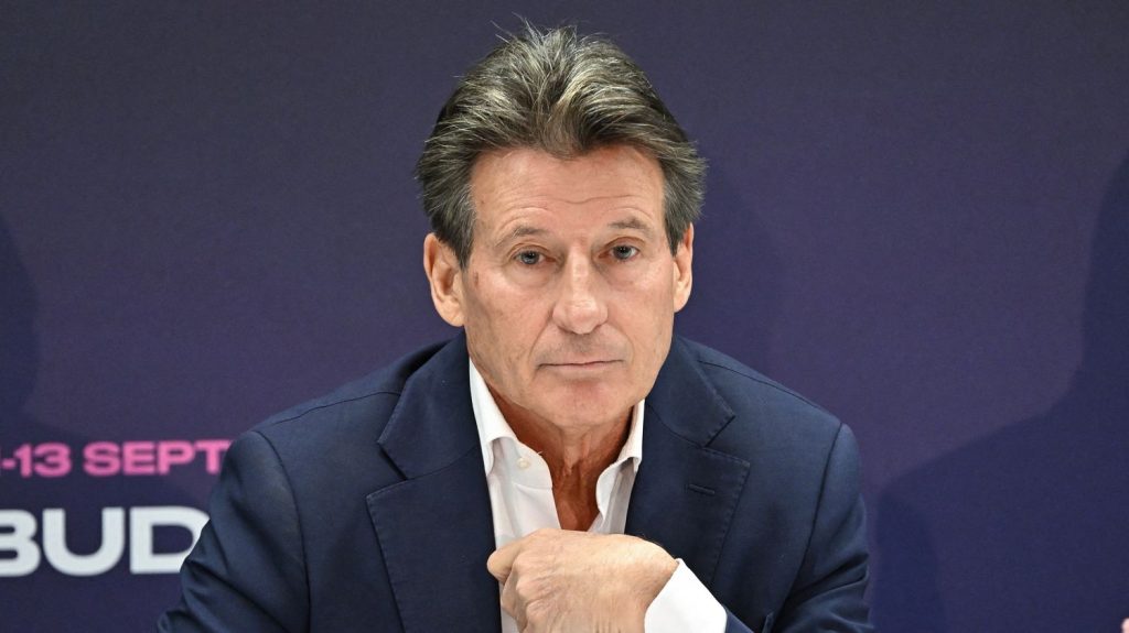 Candidat à la présidence du CIO, Sebastian Coe veut une "politique claire" sur le genre
Le Britannique est président de la Fédération internationale d'athlétisme et candidat, face à six autres postulants, pour prendre la succession, en mars 2025, de Thomas Bach à la présidence du Comité internationale olympique.