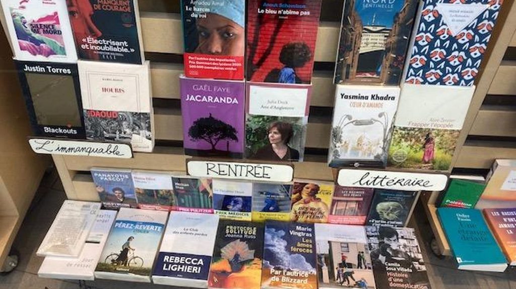 Que lire après les prix littéraires : notre sélection de romans immanquables
De "Tout le bruit de Guéliz" à "Le Prêtre et le braconnier", en passant par "Le pacte de l’eau", notre choix est forcément subjectif et non exhaustif.