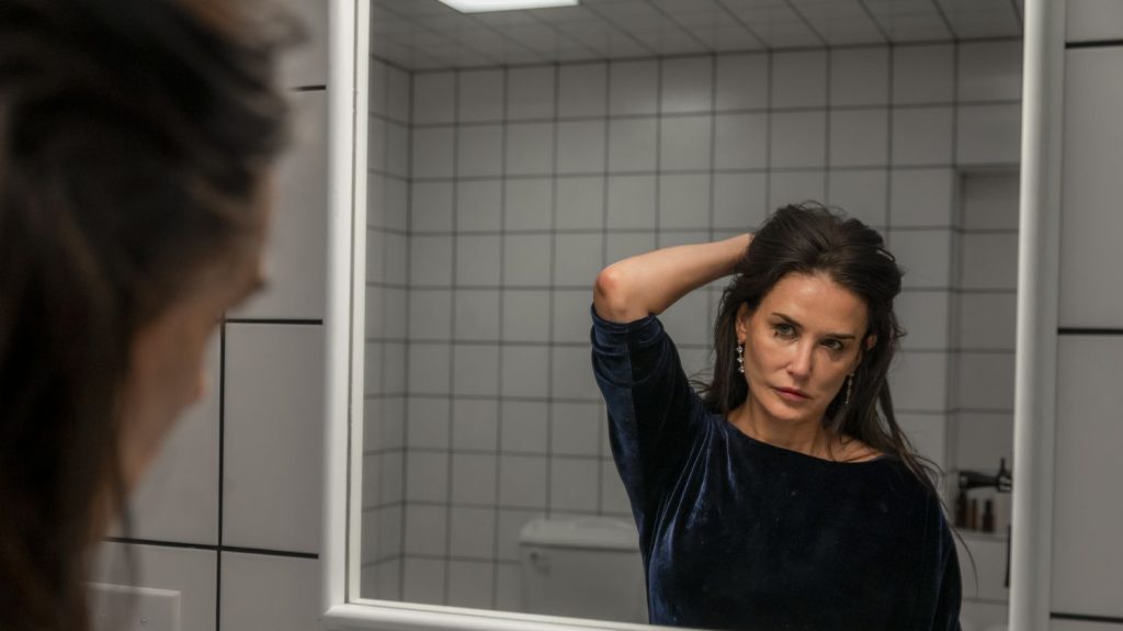 "The Substance" : du gore qui divise
Les sorties cinéma de la semaine avec Thierry Fiorile et Matteu Maestracci: "The Substance" de Coralie Fargeat et "L'Affaire Nevenka" d'Iciar Bollain.