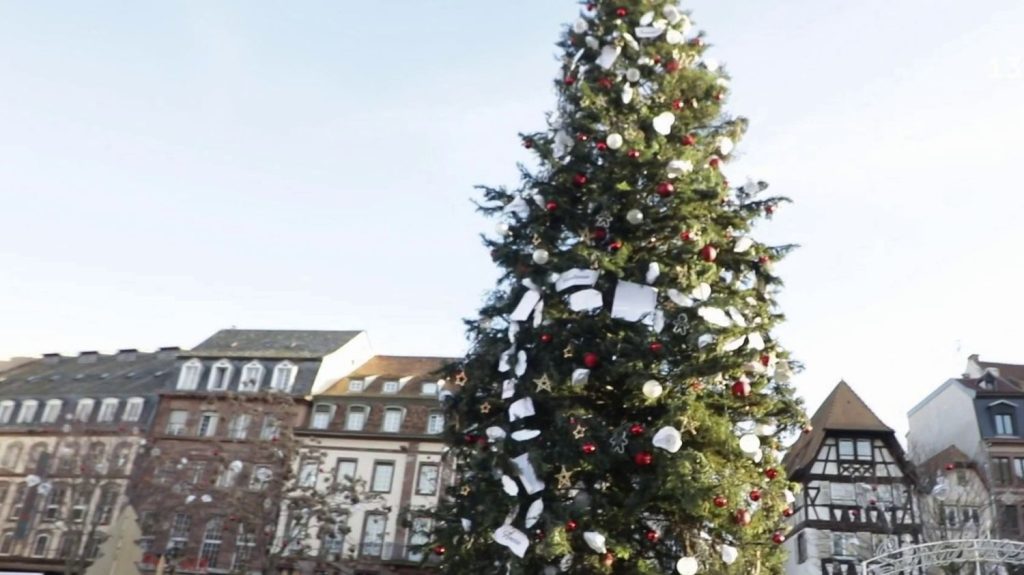 Marché de Noël : Strasbourg attend des millions de visiteurs
Le marché de Noël de Strasbourg a ouvert ses portes mercredi 27 novembre après-midi pour un mois. En 2023, il avait accueilli un nombre record de 3,3 millions de visiteurs.
