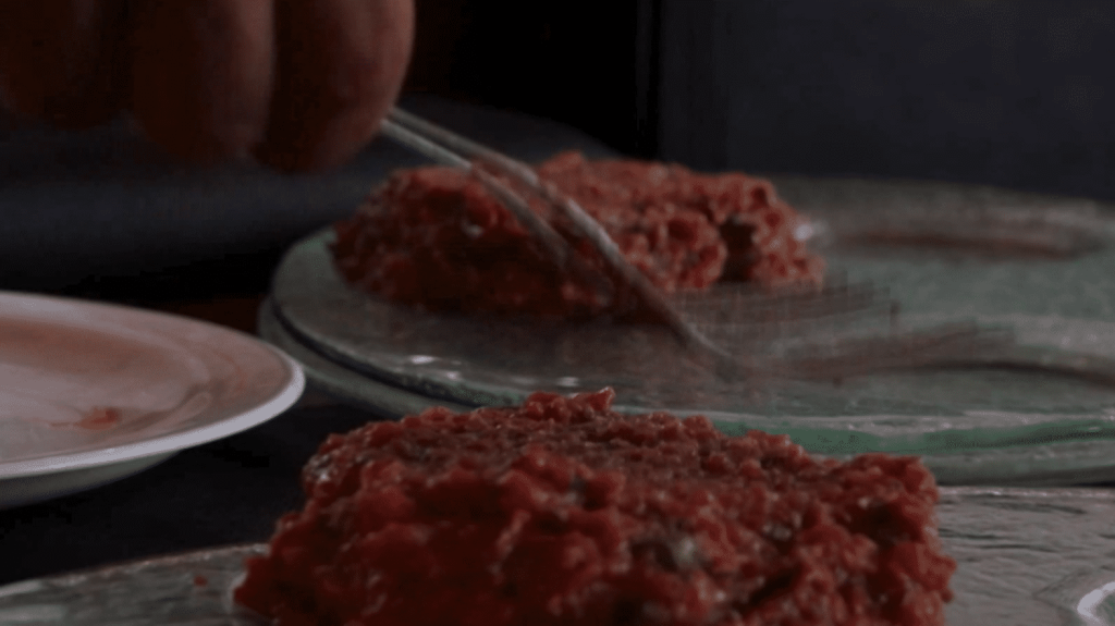 Gastronomie : le tartare met la viande crue dans tous ses états
Recette star des bistrots, le tartare a su à la fois garder son ADN et sa tradition, et se renouveler. D'où vient cette recette saignante ?