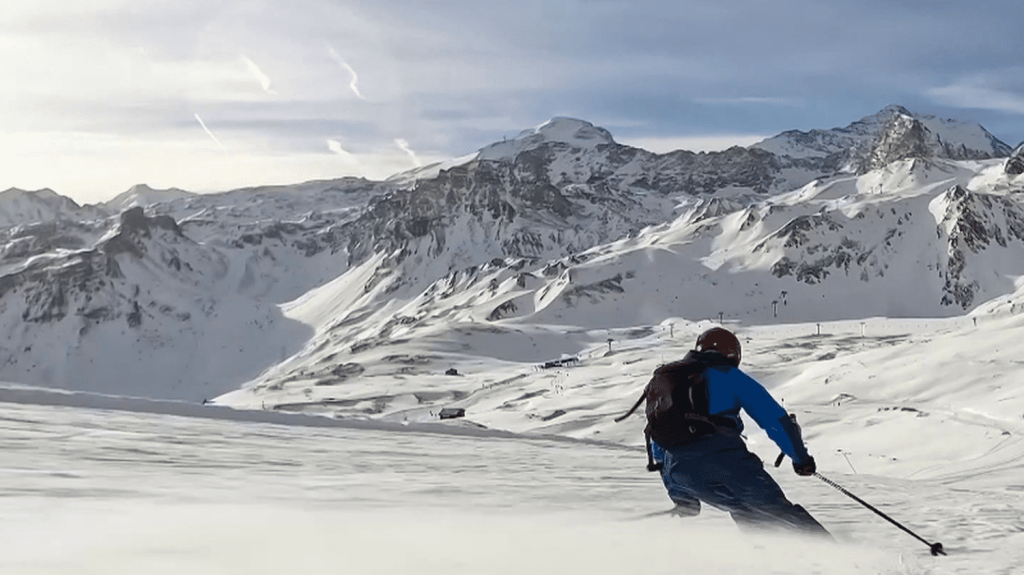 Sports d’hiver : la saison est lancée à Tignes
La station savoyarde de Tignes est l'une des premières à ouvrir son domaine skiable en cette fin d'année. Les amateurs de glisse s’offrent quelques frissons sur les pistes, les 23 et 24 novembre.