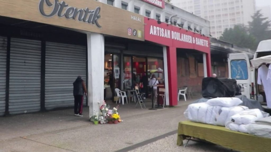 Fusillade à Poitiers : la traque du suspect se poursuit
Trois jours après la fusillade mortelle à Poitiers, jeudi 31 octobre, les enquêteurs sont toujours à la recherche du tireur présumé, un homme de 25 ans connu pour trafic de stupéfiants et impliqué dans une affaire de détention d'armes à Marseille.