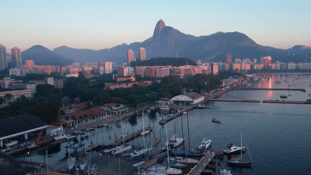 Brésil : le port d'Urca, un ilot de magie dans la chaleur de Rio
Direction Rio, où un petit port de pêche pittoresque, Urca, inspire les peintres locaux. Il attire également les plongeurs, qui espèrent y rencontrer les rares hippocampes.