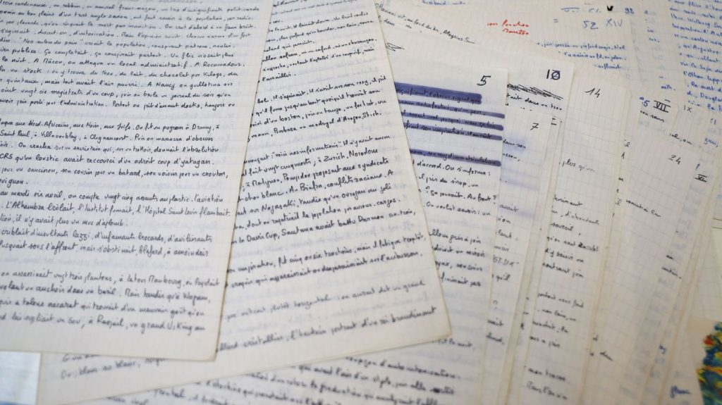 Le manuscrit de "La Disparition" de Georges Perec, avec quelques "e" étourdis, est en vente à Paris
Dans le manuscrit de ce roman qui a la particularité de ne comporter aucune lettre "e", quelques "e" subsistaient néanmoins, entourés en rouge.