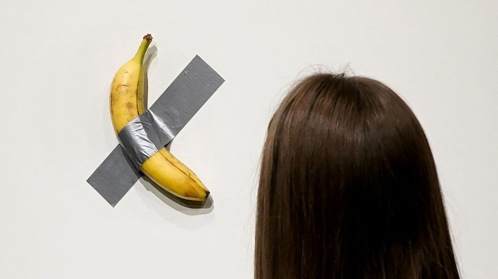Une banane proclamée œuvre d'art vendue 6,2 millions de dollars à New York
L'entrepreneur sino-américain Justin Sun, fondateur de la plateforme de cryptomonnaies Tron, a acheté l'œuvre de Maurizio Cattelan.