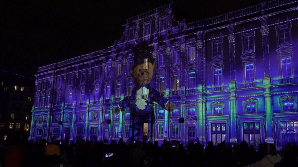 Fête des Lumières : 25 ans de nuits éblouissantes
À Lyon (Rhône), deux millions de visiteurs sont attendus tout le week-end pour la traditionnelle fête des Lumières, qui célèbre cette année sa 25ème édition. Il y a toujours autant d’émerveillement.