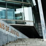 Meurtre de Lilian Dejean à Grenoble : le suspect "reconnaît sa responsabilité", assure un de ses avocats
Abdoul Diallo a été mis samedi pour meurtre et écroué pour avoir tiré sur un agent de propreté, à la suite d'un accident de voiture. Ce dernier avait succombé à ses blessures.