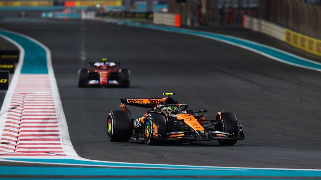 F1 : Lando Norris s'impose devant les deux Ferrari et les deux Mercedes, Pierre Gasly 7e... Revivez l'ultime Grand Prix de la saison à Abou Dhabi
McLaren, en tête du classement des constructeurs avec 21 points d'avance sur Ferrari avant le dernier Grand Prix de la saison, dimanche, a conservé définitivement les commandes après le succès de son pilote britannique.
