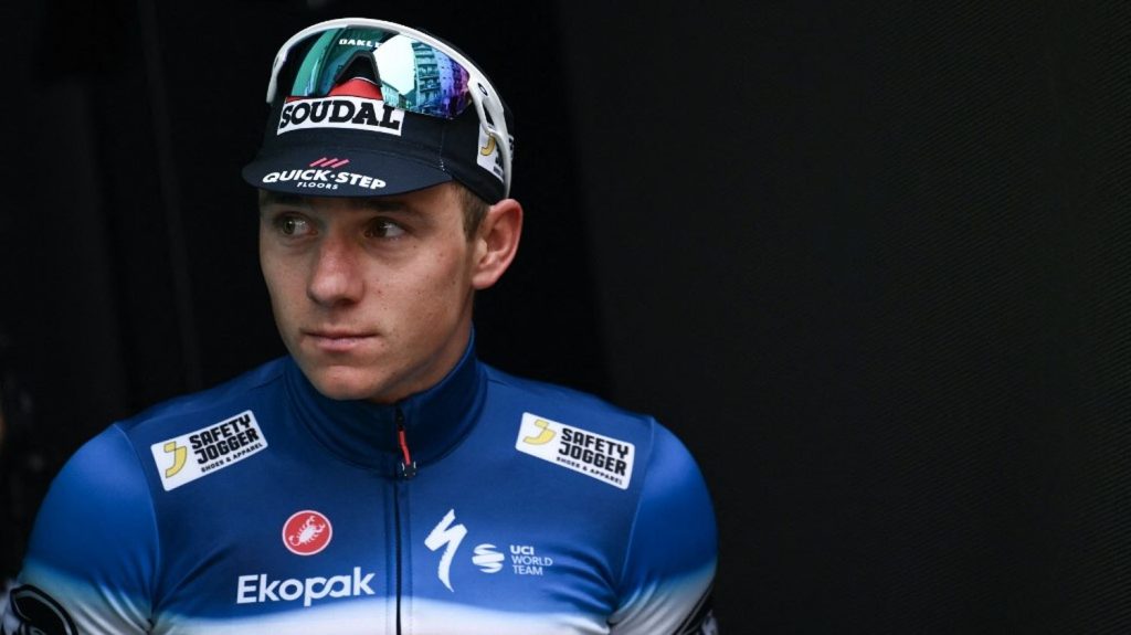 Cyclisme : "Le chemin sera long", prévient Remco Evenepoel au lendemain de son accident
Le champion olympique belge a été percuté par un véhicule, mardi, en pleine séance d'entraînement.