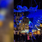 Normandie : un char s'effondre sur le public lors d'une parade de Noël
Samedi 30 novembre, un char lors d’une fête d’avant Noël a chuté dans les rues de Trouville, dans le Calvados. 13 personnes ont été blessées.
