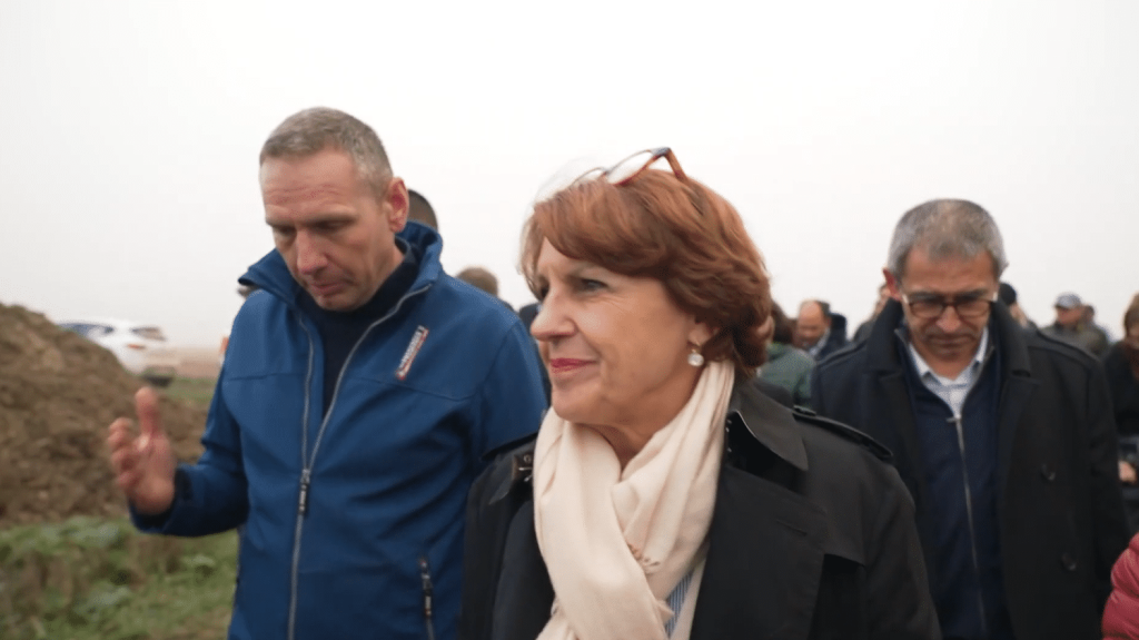 Agriculture : la proximité entre la ministre de l'Agriculture et la FNSEA est-elle avérée ?
C'est une critique régulière contre la ministre de l'Agriculture : sa proximité avec le premier syndicat agricole, la FNSEA. Quels sont les liens entre Annie Genevard et la FNSEA ?