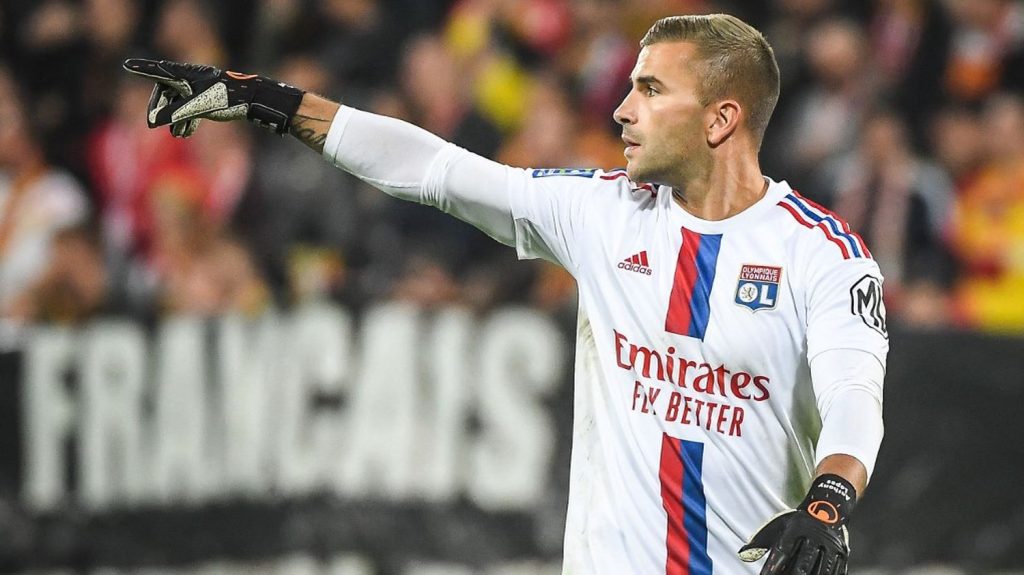 Football : le gardien de but de l’Olympique lyonnais, Anthony Lopes, va s’engager avec le FC Nantes
Le Portugais, relégué sur le banc de touche cette saison, va signer pour six mois, après avoir passé toute sa carrière à l'OL.