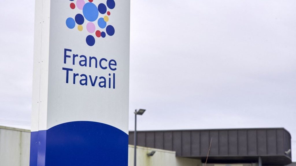 Le chômage a augmenté de 1,43% en novembre
Le nombre de demandeurs d'emploi inscrits à France Travail en catégorie A (sans activité) a progressé avec 44 400 inscrits de plus qu'en octobre.