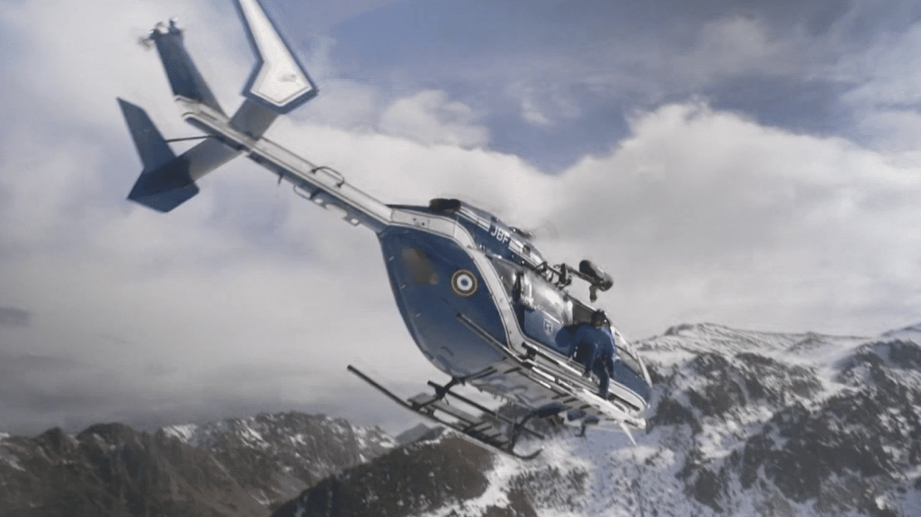 Savoie : une skieuse de 44 ans meurt emportée par une avalanche
Samedi 28 décembre, une skieuse est décédée sur le domaine skiable de La Norma, en Savoie. La femme de 44 ans a été emportée par une coulée de neige alors qu'elle évoluait hors-piste avec deux autres personnes. Depuis mardi, le risque d'avalanche est évalué à 3 sur 5.