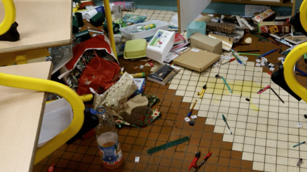 Oise : une école primaire de Beauvais saccagée
Une école primaire de Beauvais (Oise) a été vandalisée dans la nuit du lundi 23 au mardi 24 décembre. Rien n'a été volé. Pour le maire de la ville, les intrus étaient là uniquement pour s'attaquer à l'école.