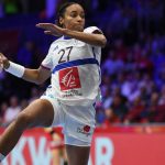 Euro de handball : victorieuses du Monténégro, les Bleues se rapprochent des demi-finales
Toujours invaincue, l'équipe de France n'a jamais douté lors de son deuxième match du tour principal, vendredi.