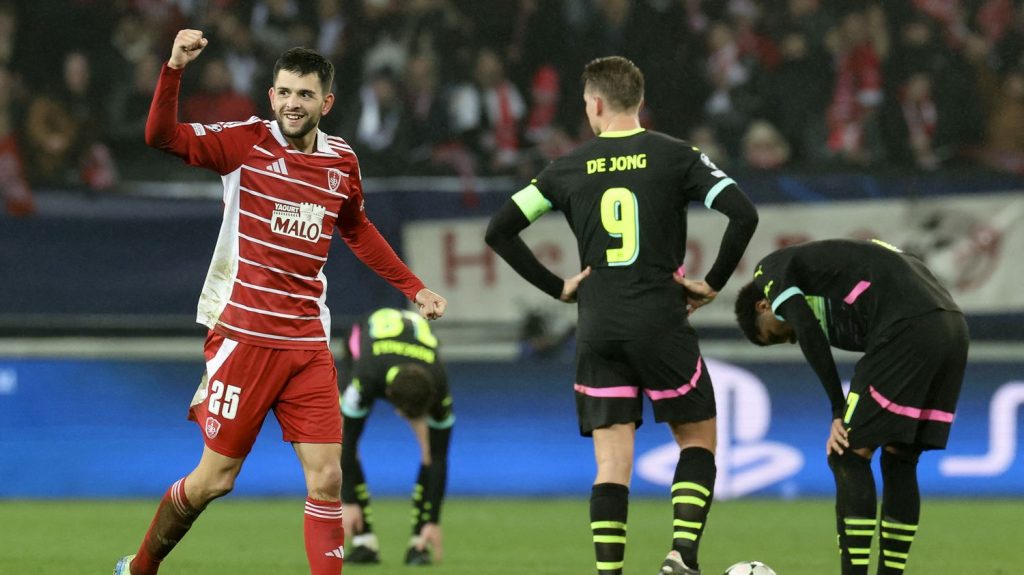 Ligue des champions : les Brestois s'offrent le PSV Eindhoven et s'assurent au moins une qualification pour les barrages
Malgré plusieurs absents dans leurs rangs, les Brestois ont dominé les Néerlandais 1-0, mardi.