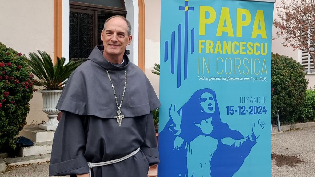 :
Reportage
"Depuis qu'il est arrivé, il y a un monde fou" : à Ajaccio, les fidèles enthousiasmés par le cardinal Bustillo, qui a convaincu le pape de venir en Corse
Le prélat a invité le souverain pontife, qui est attendu dimanche pour sa première visite sur l'île, où les fidèles l'attendent de pied ferme.