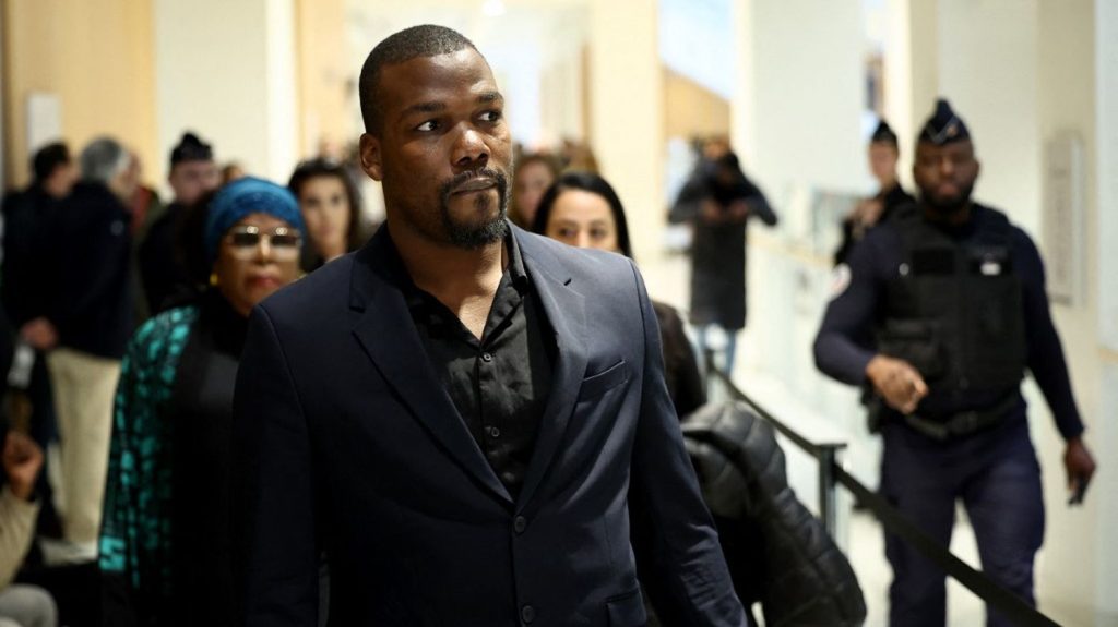 Affaire Paul Pogba : son frère Mathias condamné à un an de prison ferme
Mathias Pogba a été condamné jeudi par le tribunal correctionnel de Paris pour avoir participé à la séquestration et la tentative d'extorsion visant le footballeur international en 2022.